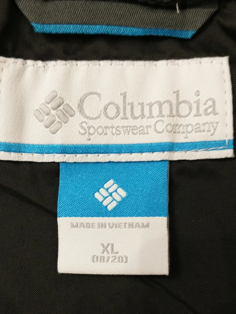 LIKE NEW Columbia Watertight Omnitech Black Rain Jacket, Kids Size 18-20 XL